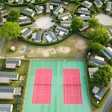 Mobil-homes Les Charmettes 4 Etoiles Kemping