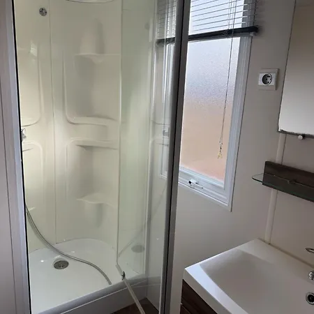 Mobil-homes Les Charmettes 4 Etoiles Kemping