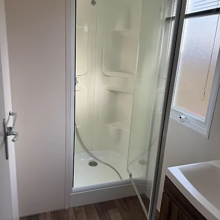 Mobil-homes Les Charmettes 4 Etoiles *