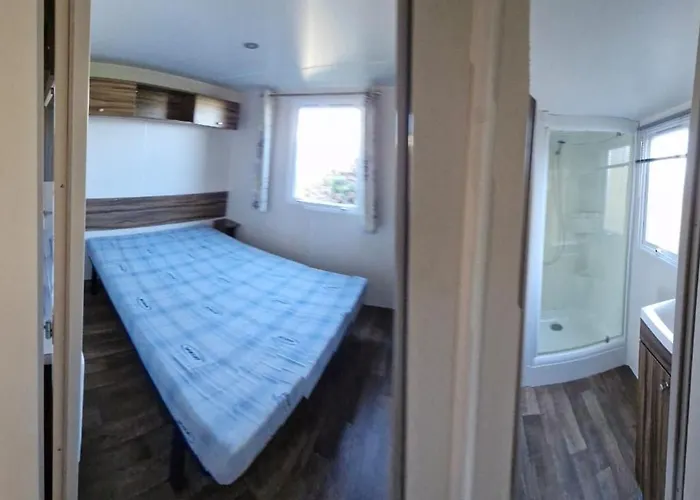 אתר קמפינג Mobil-homes Les Charmettes 4 Etoiles