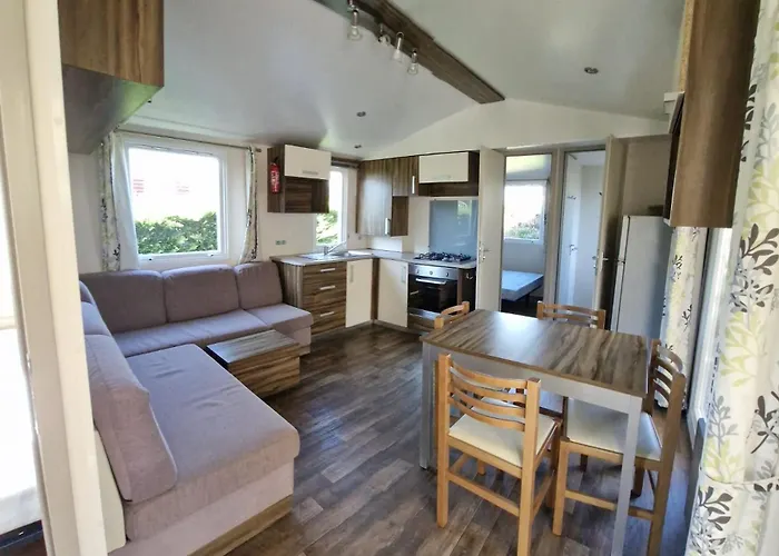 Mobil-homes Les Charmettes 4 Etoiles