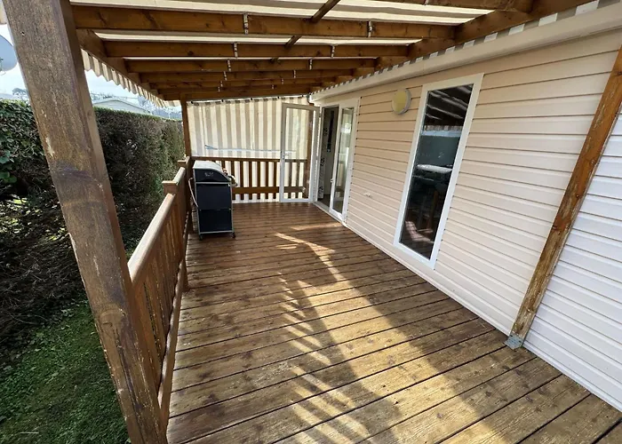 Mobil-homes Les Charmettes 4 Etoiles * לס מתה