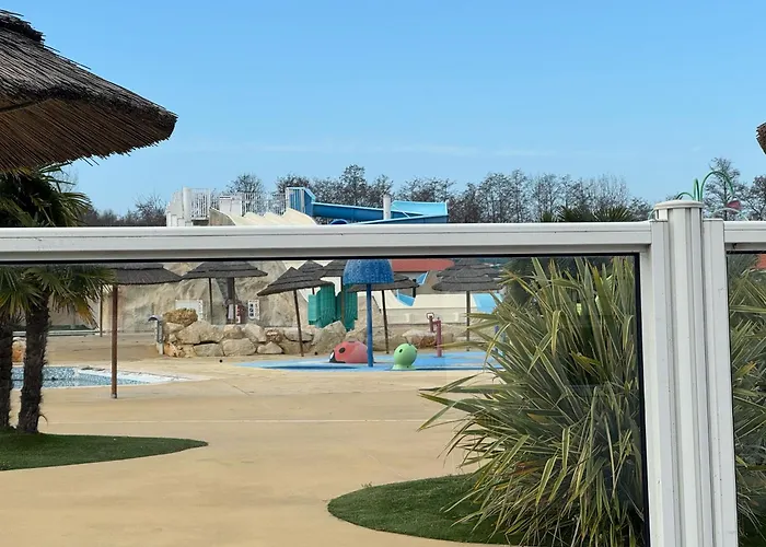 אתר קמפינג Mobil-homes Les Charmettes 4 Etoiles