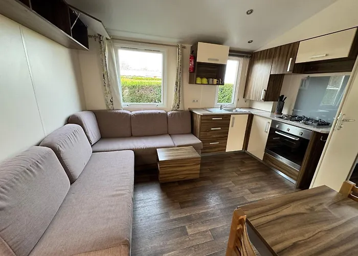 Mobil-homes Les Charmettes 4 Etoiles אתר קמפינג