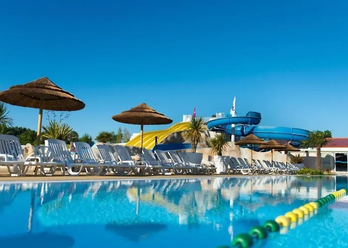 אתר קמפינג Mobil-homes Les Charmettes 4 Etoiles