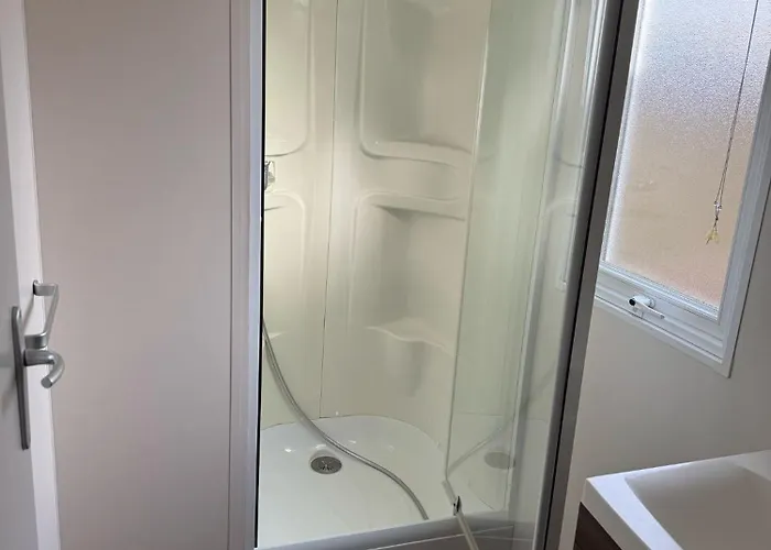 Mobil-homes Les Charmettes 4 Etoiles *