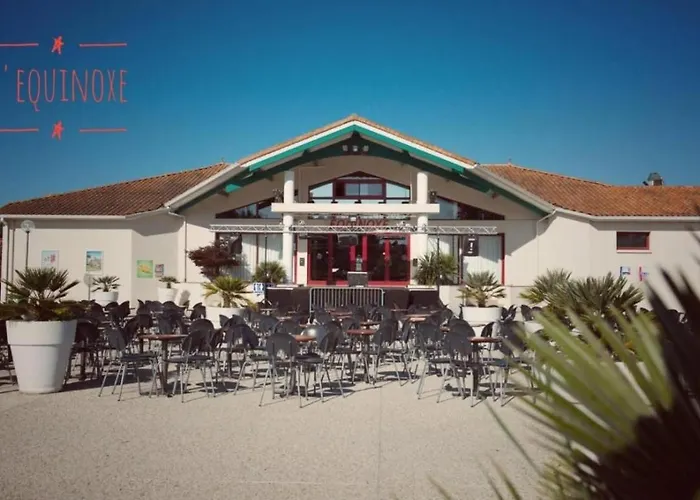 Mobil-homes Les Charmettes 4 Etoiles לס מתה