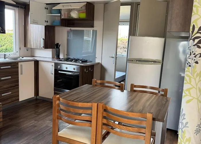 Mobil-homes Les Charmettes 4 Etoiles אתר קמפינג